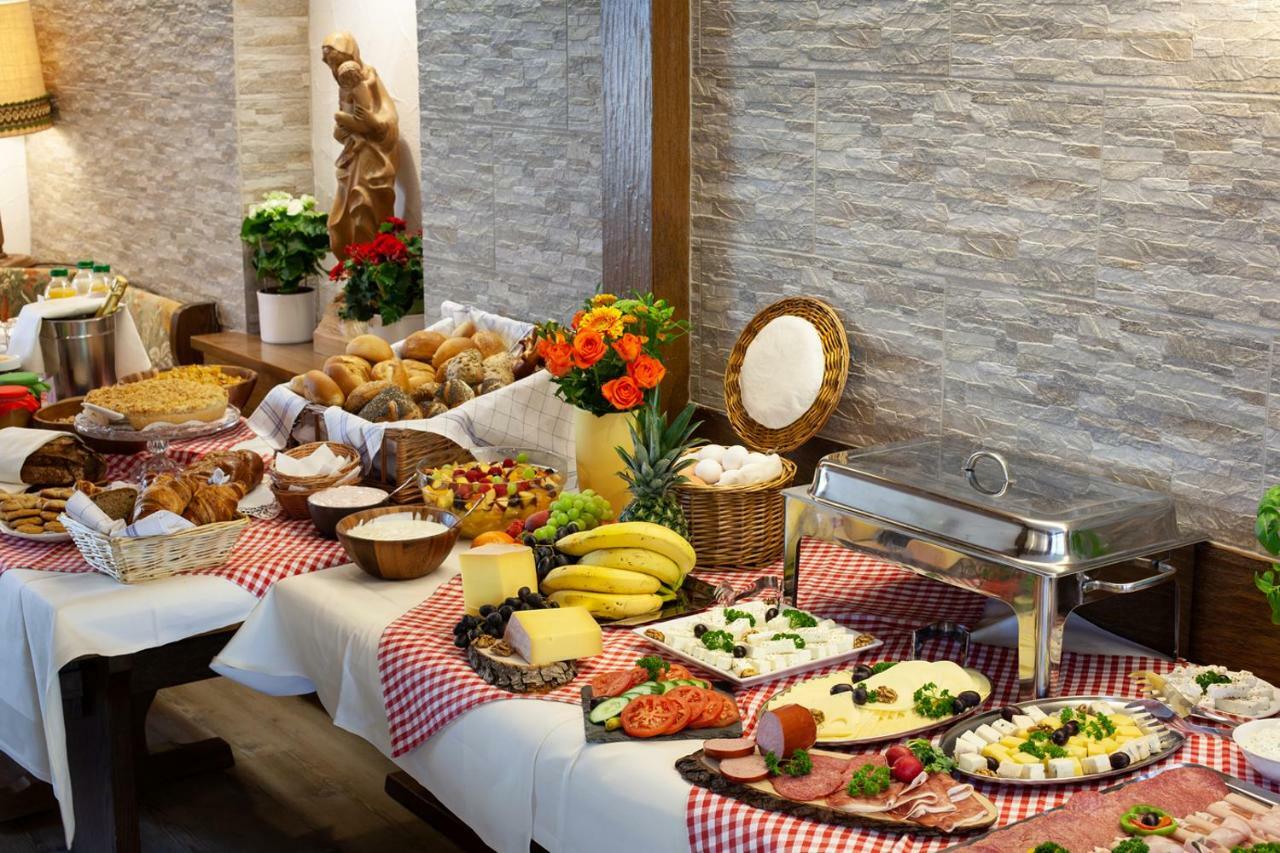 Hotel Petra 3*